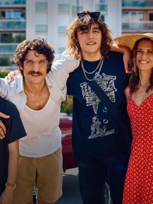 26_03_02_1772473828_justeuneillusion_j40_resedence_copains_full_300dpi_117_retouche_RET light